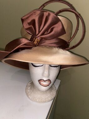 Pretty Dress Hat / Church Hat by Anna Rossi